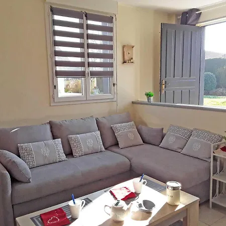 Gite Gites De France - Les Hirondelles Saint-Remy-Boscrocourt